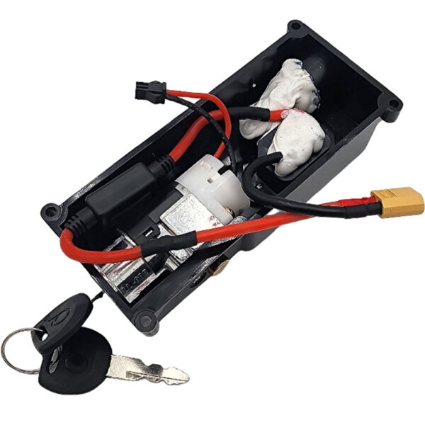 MotoTec 700w Trike Battery Cover with Key - Image 2